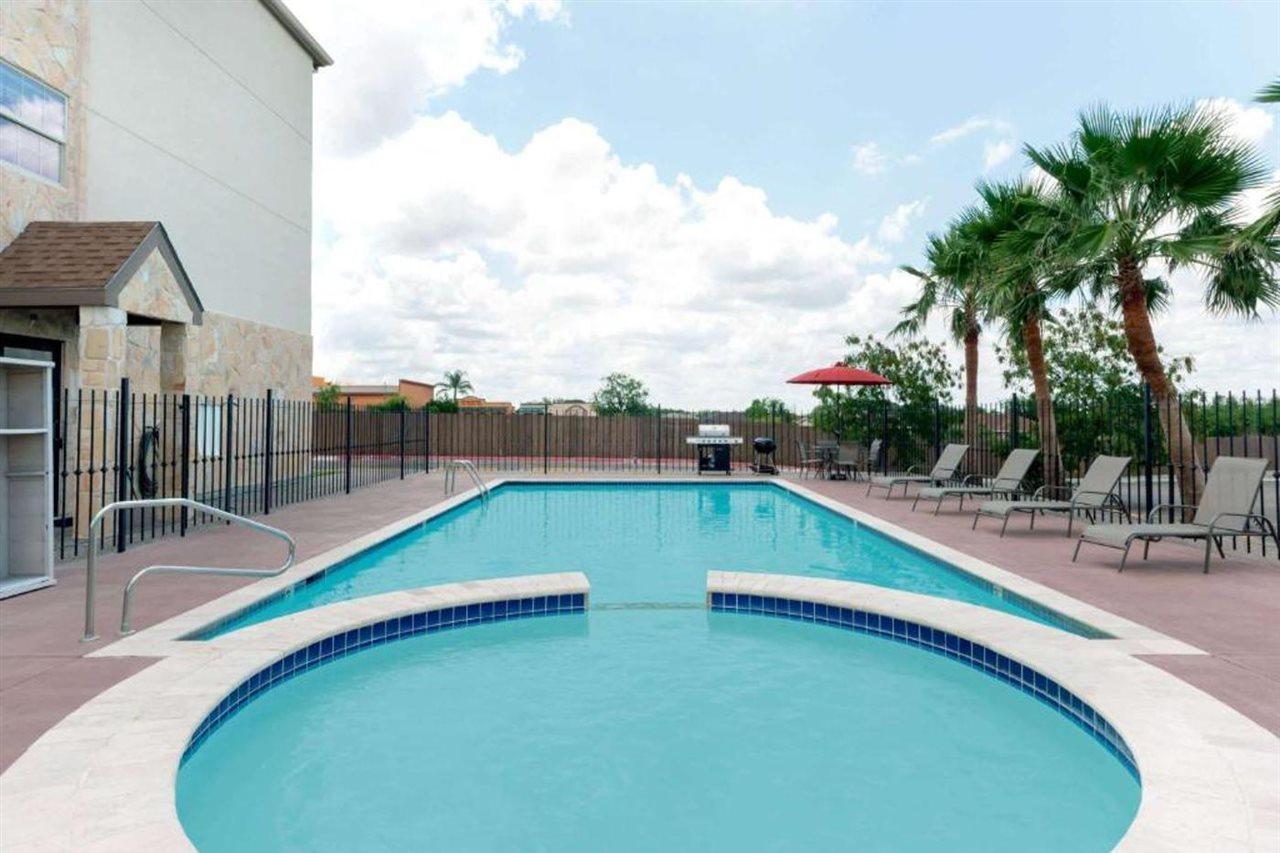 Microtel Inn And Suites Eagle Pass Exteriér fotografie